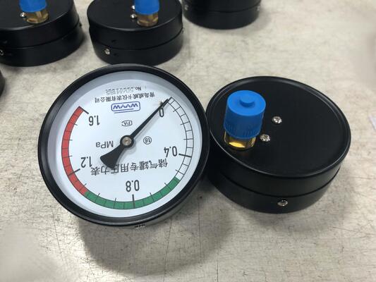 0-1.6MPa 범위 및 색상 코딩 안전 구역이 있는 4인치(100mm) 공기 수신기 탱크 압력 게이지